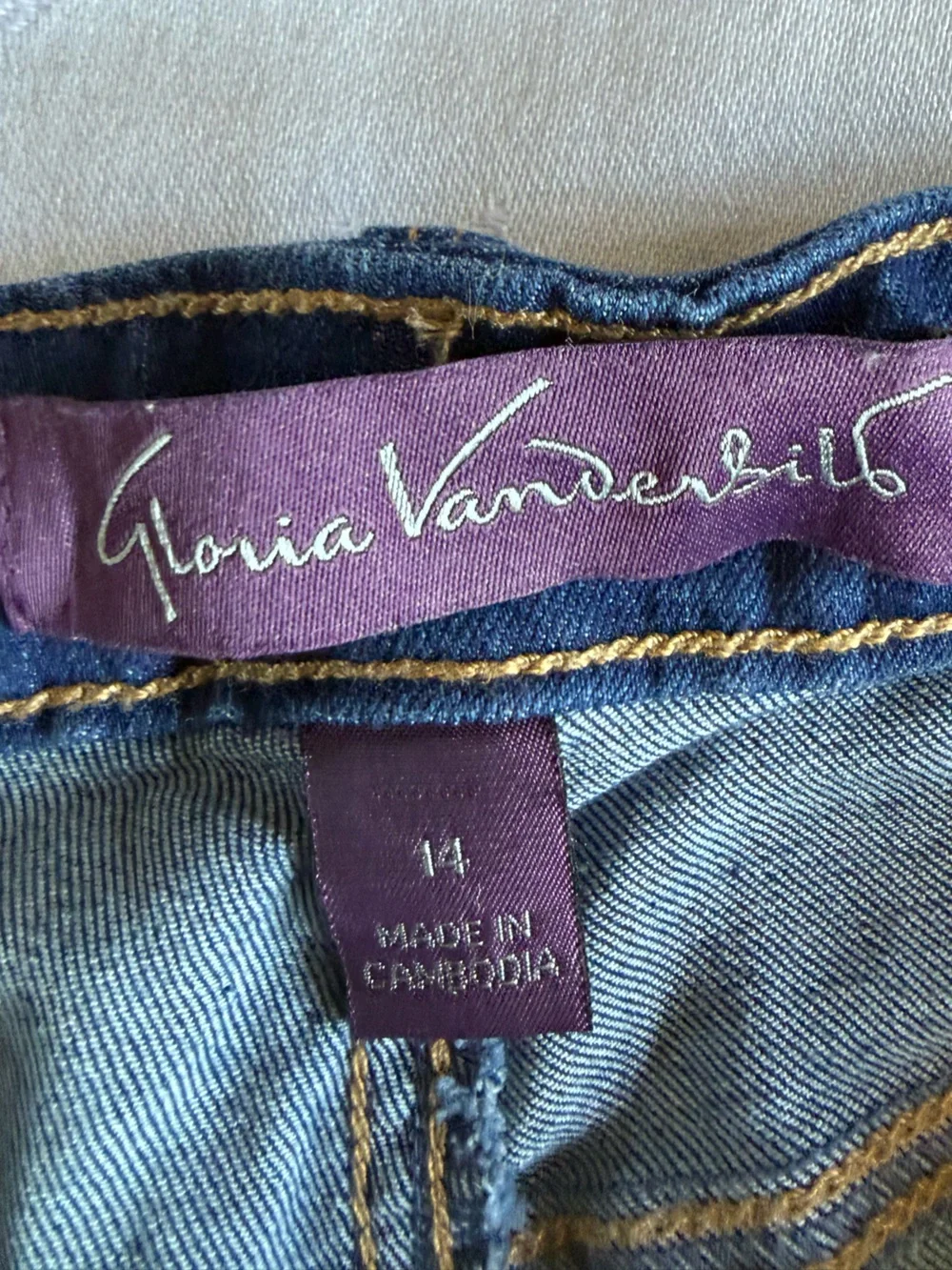 Gloria Vanderbilt Cropped Straight Denim Jeans